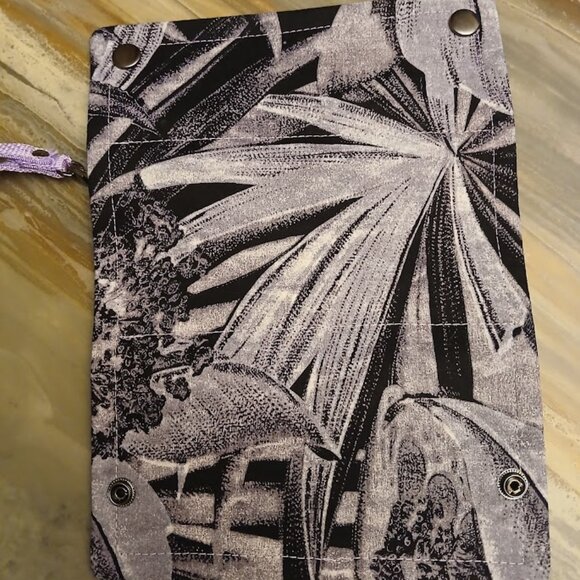 New Clutch Wristlet Wallet Purple Gray Black Floral Leaves Trifold Zippy Pouch - Picture 5 of 6